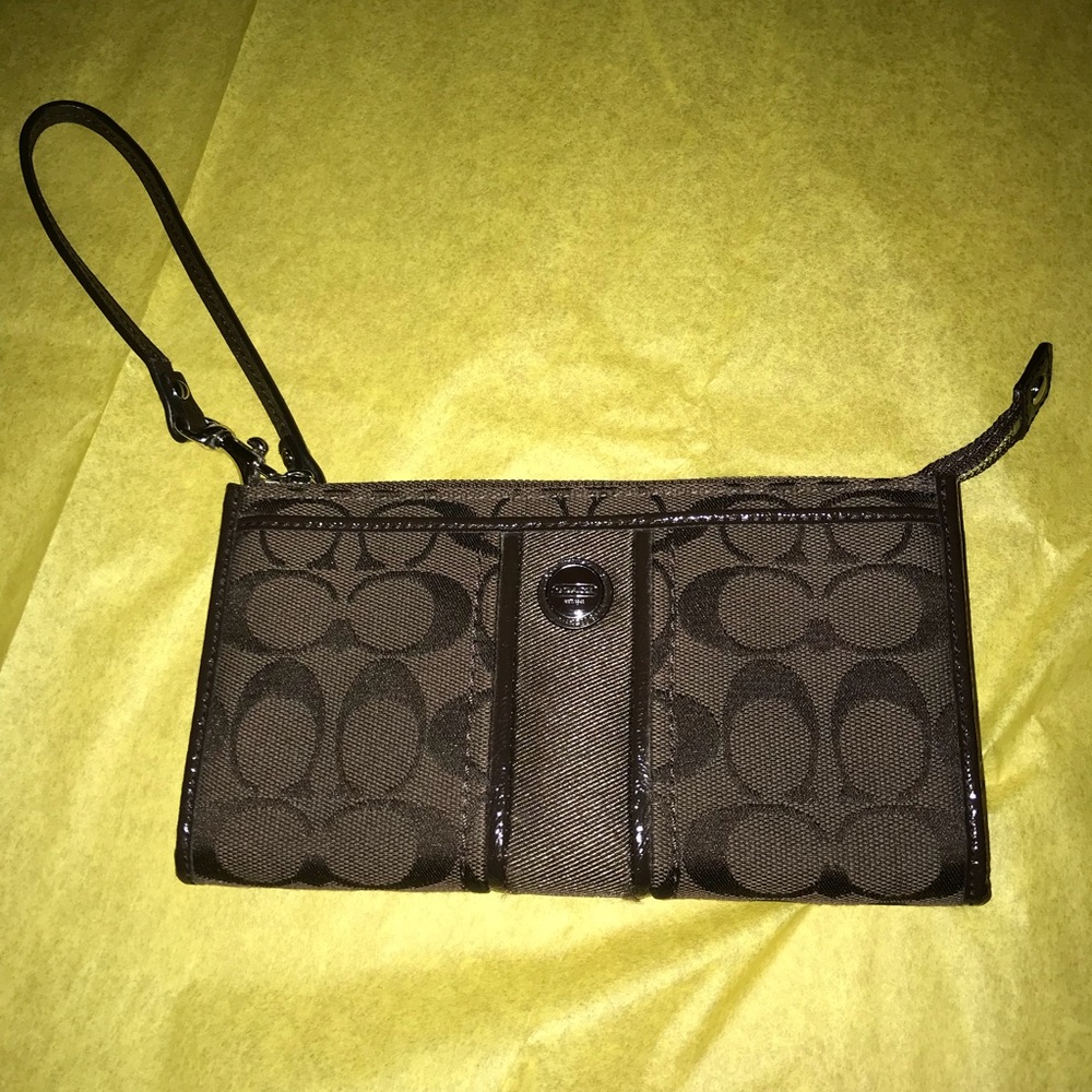 Signature Coach Wristlet